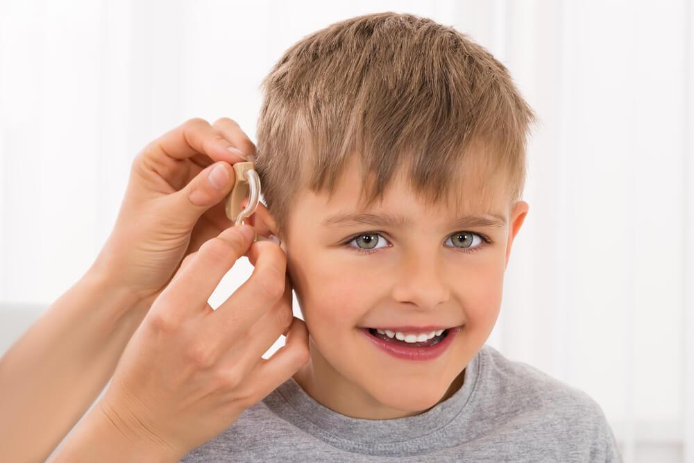 Aparat słuchowy dla dziecka – na co zwrócić uwagę
