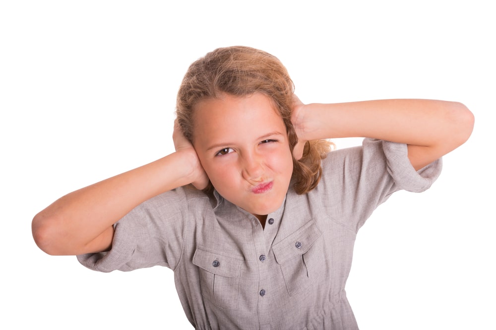 Szumy uszne u dzieci – jakie czynniki moga przyczynic sie do ich wystepowania